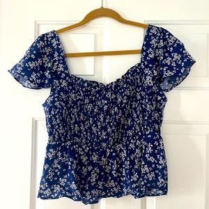 Summer shirt - brand new never worn. Size medium.